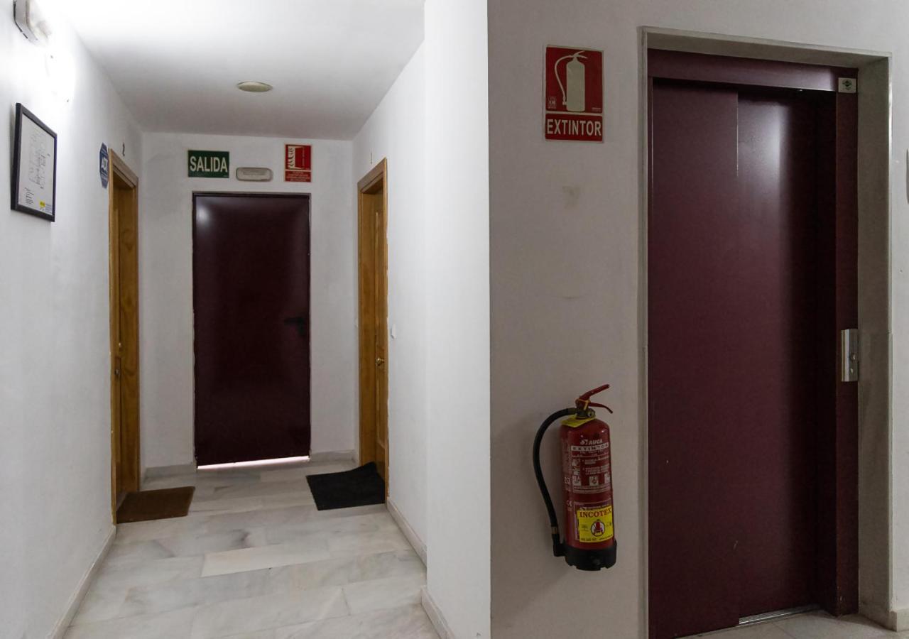 Apartamento Centro Wifi Terraza Parking Ascensor A La Playa A 5 Min Torremolinos Exterior foto